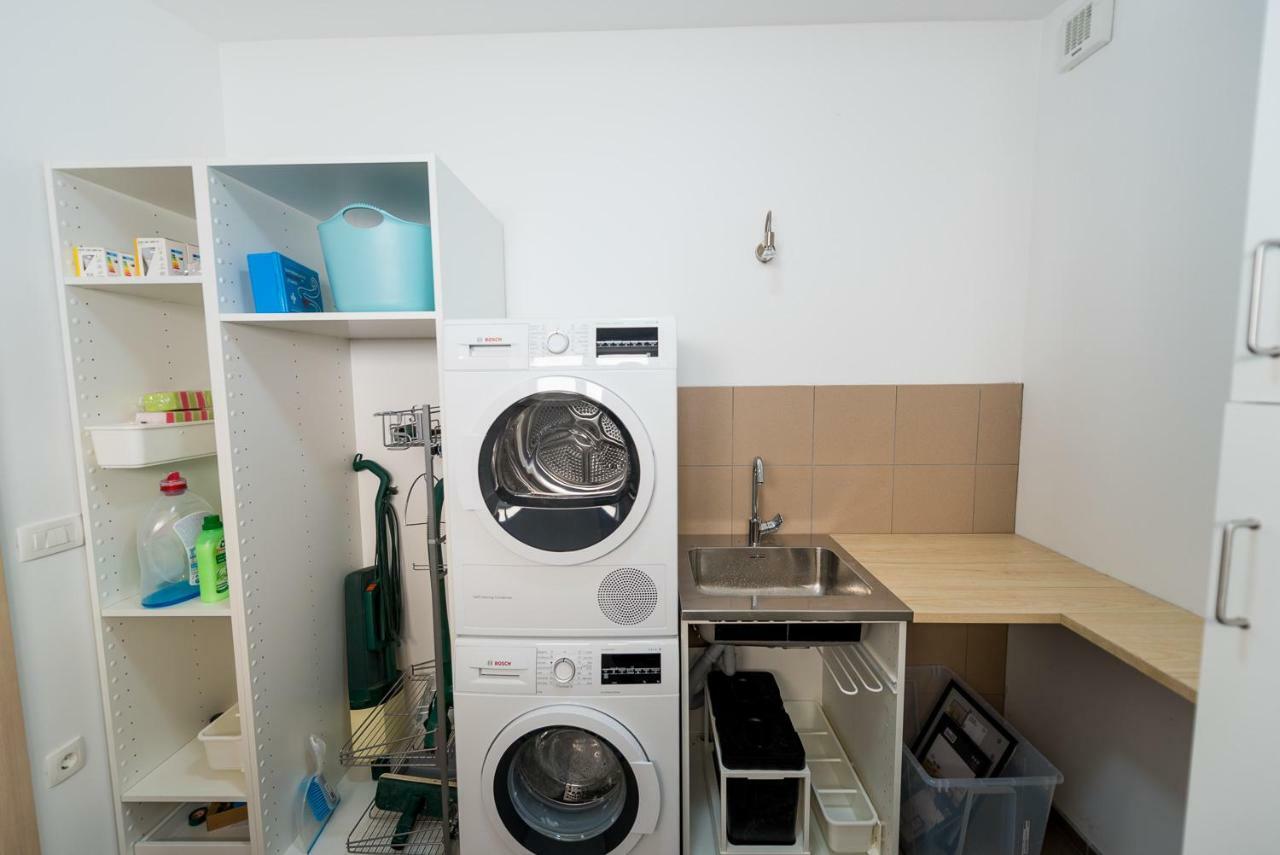 Central Apartments With Parking ليوبليانا المظهر الخارجي الصورة