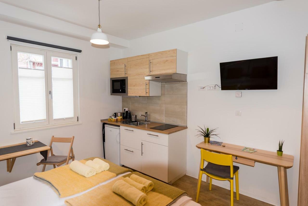 Central Apartments With Parking ليوبليانا المظهر الخارجي الصورة