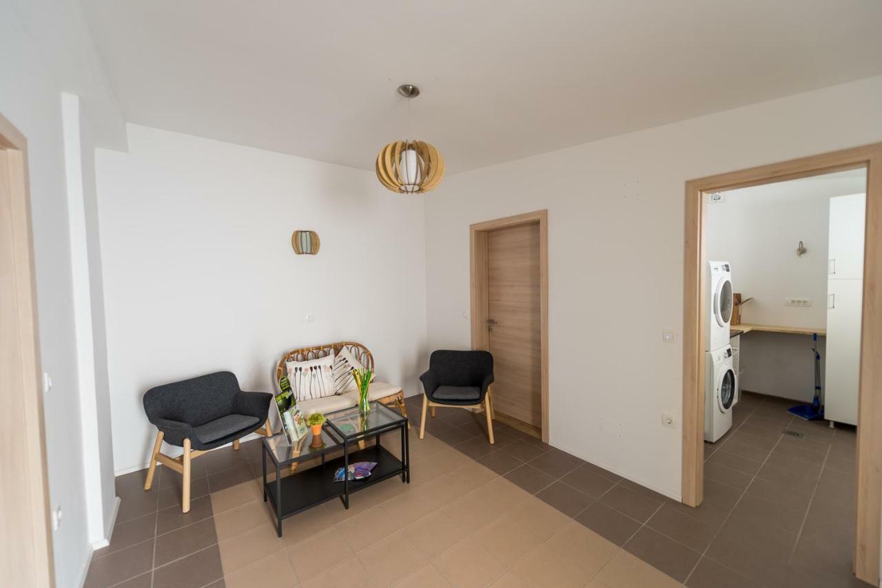 Central Apartments With Parking ليوبليانا المظهر الخارجي الصورة