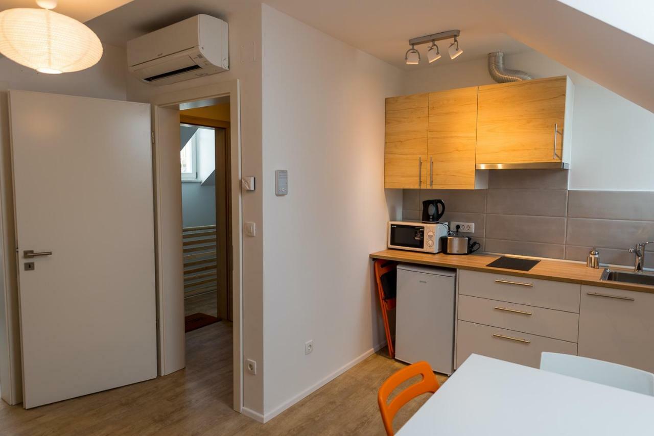 Central Apartments With Parking ليوبليانا المظهر الخارجي الصورة